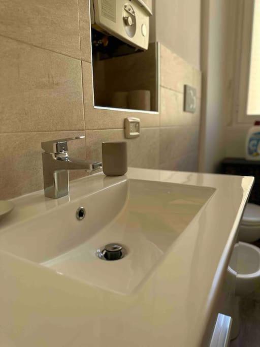 Xenia Apartments - Charming Garden Suite In Porta Venezia มิลาน ภายนอก รูปภาพ