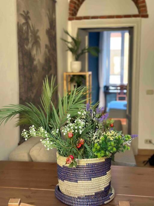 Xenia Apartments - Charming Garden Suite In Porta Venezia มิลาน ภายนอก รูปภาพ