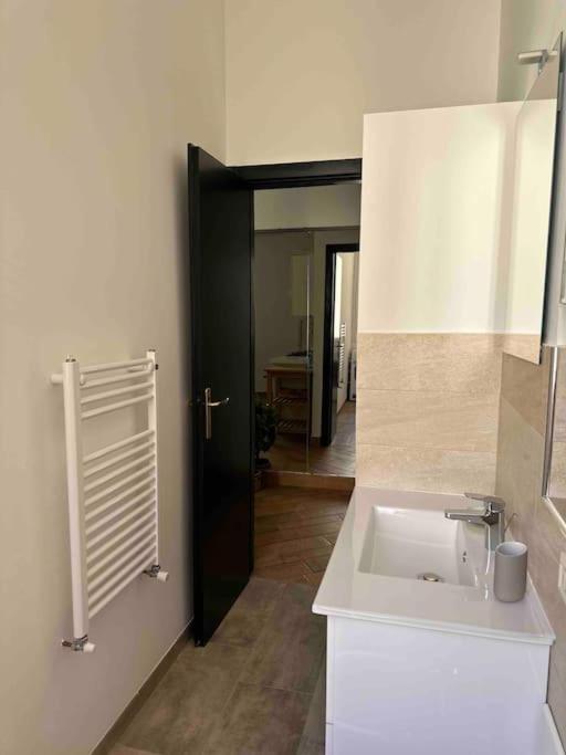 Xenia Apartments - Charming Garden Suite In Porta Venezia มิลาน ภายนอก รูปภาพ